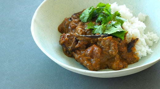 Aubergine curry med tomat og Golden Chai