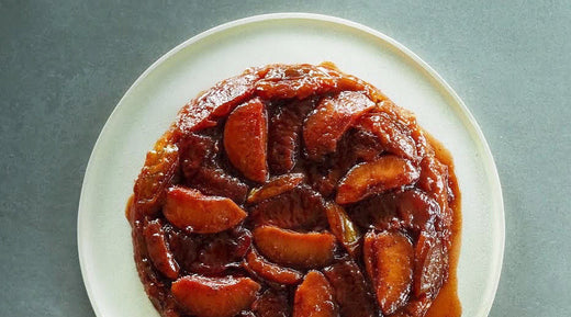 Blomme tarte tatin med Chai Spice